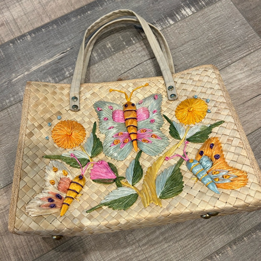 Stunning vintage embroidered straw bag